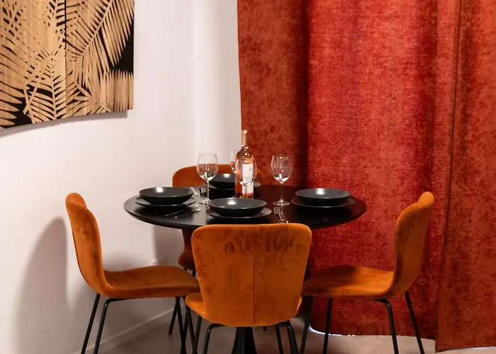 Апартаменти Marisabella 6 - 8 *