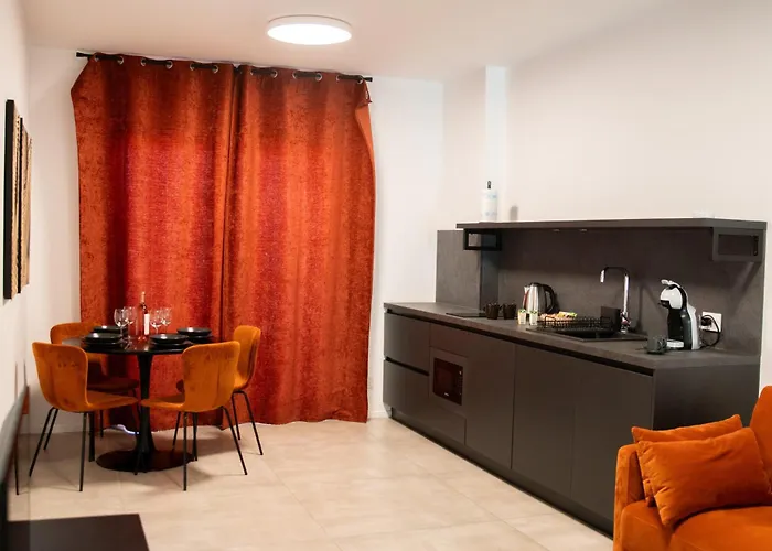 Marisabella 6 - 8 Апартаменти Барі