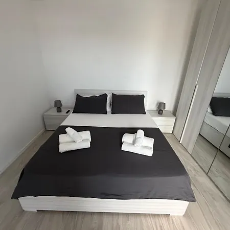 Apartament Marisabella 6 - 8 *